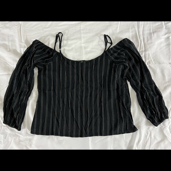 OBEY full sleeve off-the-shoulder top. Black. Size large. Lightly used. - Picture 5 of 6